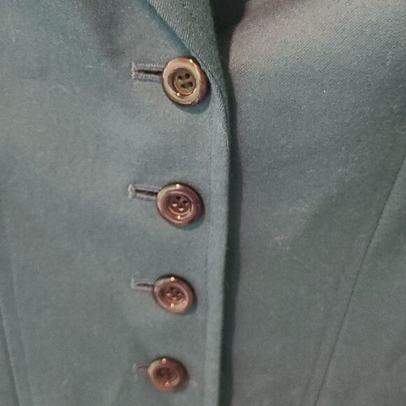 Size 8 Carlisle Ladies Skirt and Jacket Suit in Green Wool With Velvet Collar - Picture 4 of 16